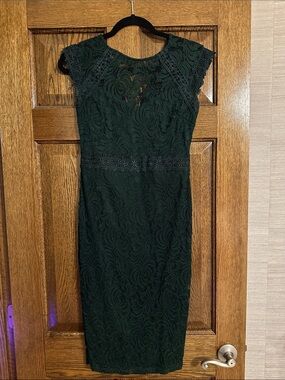 Emerald Lace Cap-Sleeve Sheath Dress - Women